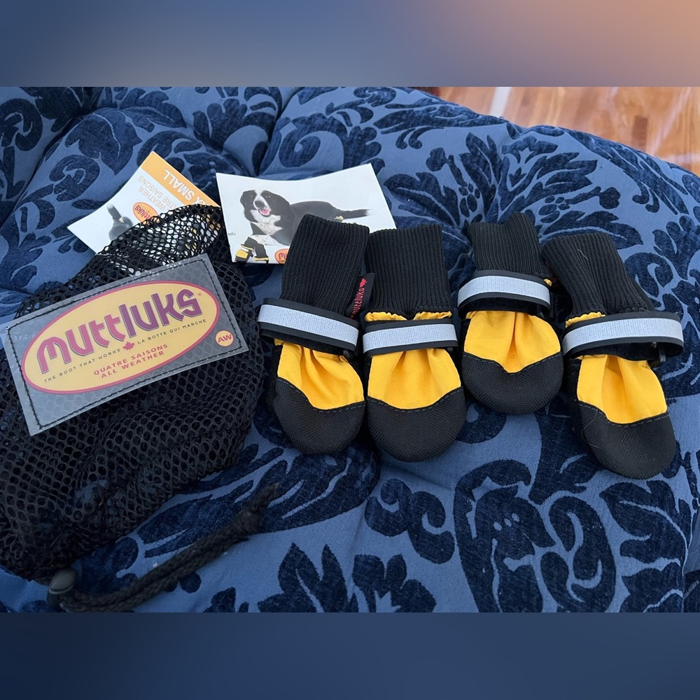 Muttluks All weather Dog Boots NWT - Picture 2 of 7